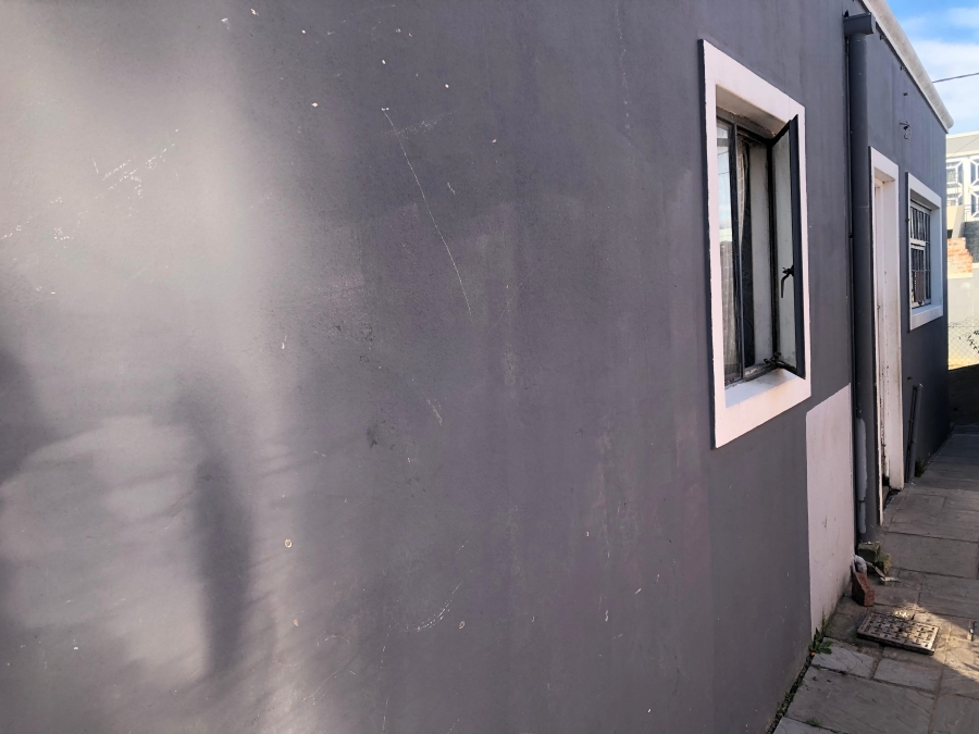 3 Bedroom Property for Sale in Nomzamo Western Cape